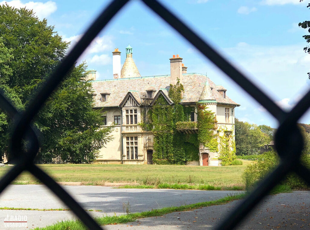 There are some big houses in Newport, RI